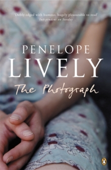 The Photograph, Paperback Book The Photograph, Paperback Book